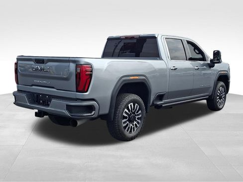 Used 2024 GMC Sierra 2500 Denali Ultimate AWD/4WD image 6
