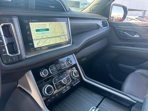 Used 2023 GMC Yukon Denali w/ Denali Reserve Package image 24