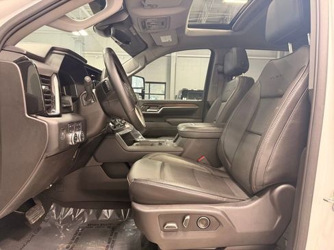 Used 2024 GMC Sierra 3500 Denali w/ Denali Reserve Package AWD/4WD image 32