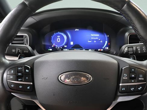 Used 2020 Ford Explorer Platinum w/ Premium Technology Package AWD/4WD image 15