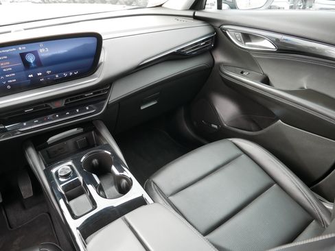 Used 2025 Buick Envision Preferred image 11