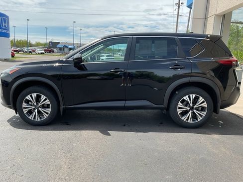 Used 2022 Nissan Rogue SV image 8