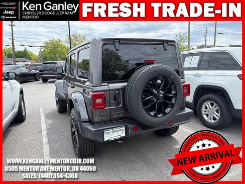 Certified 2025 Jeep Wrangler Unlimited Sahara w/ Safety Group AWD/4WD image 8