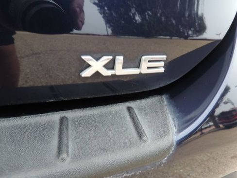 Used 2022 Toyota Highlander XLE image 13