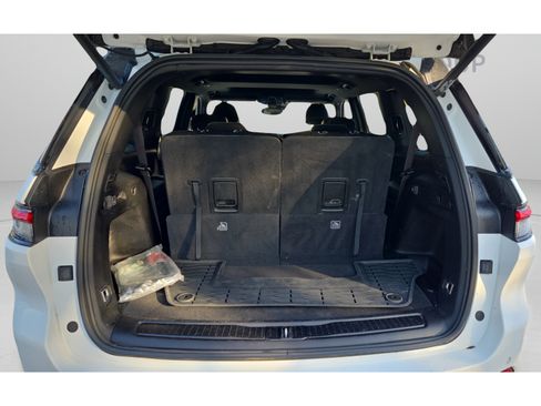 Used 2023 Jeep Grand Cherokee L Laredo RWD image 13