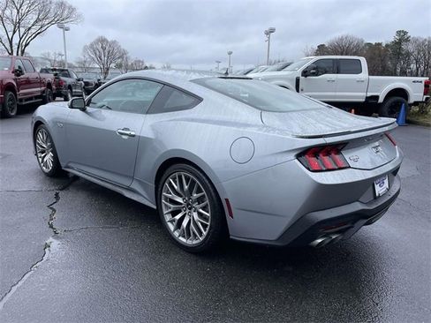 Used 2025 Ford Mustang GT Premium image 4