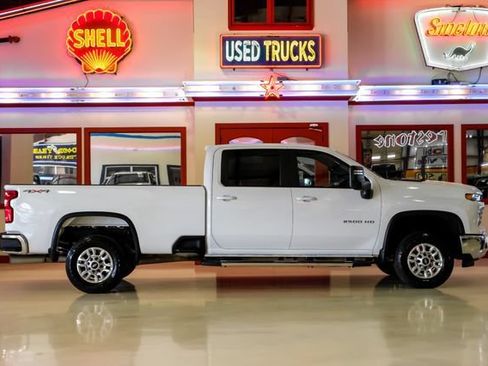 Used 2025 Chevrolet Silverado 2500 LT w/ Convenience Package AWD/4WD image 11