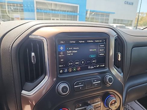 Used 2023 Chevrolet Silverado 2500 High Country w/ Technology Package AWD/4WD image 9