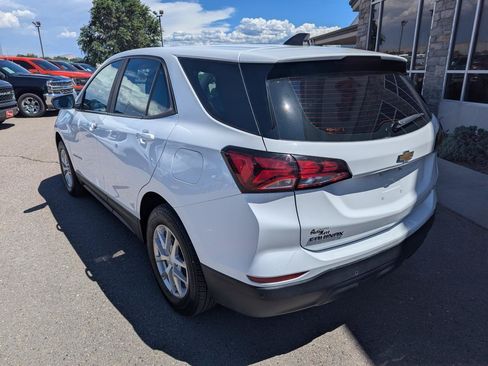 Used 2022 Chevrolet Equinox LS AWD/4WD image 3
