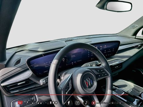 Used 2025 Buick Enclave Sport Touring w/ Power Package FWD image 13