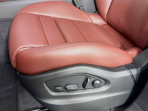 New 2025 Porsche Cayenne Coupe image 13