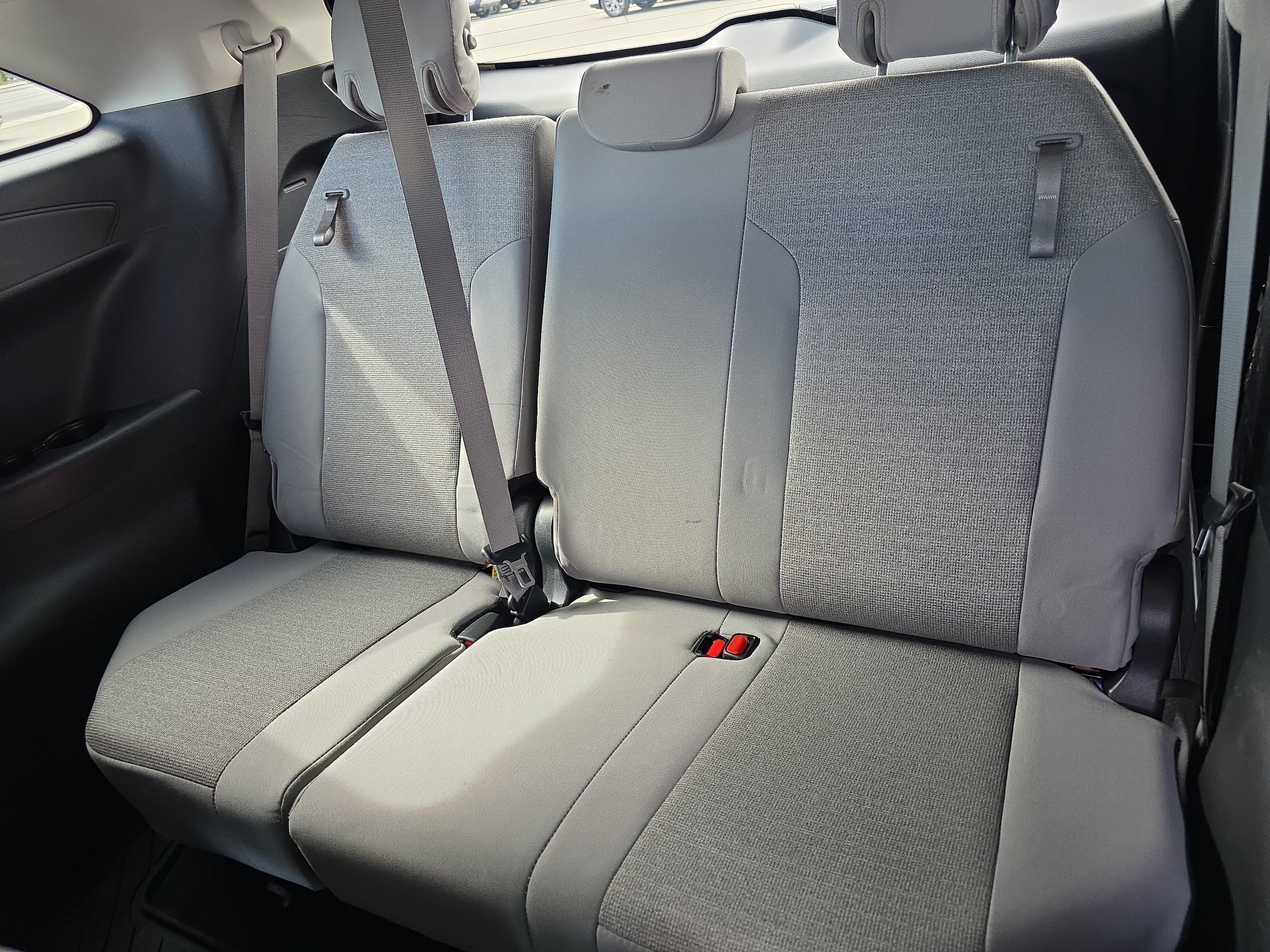 Used 2025 Toyota Sienna LE AWD/4WD image 14