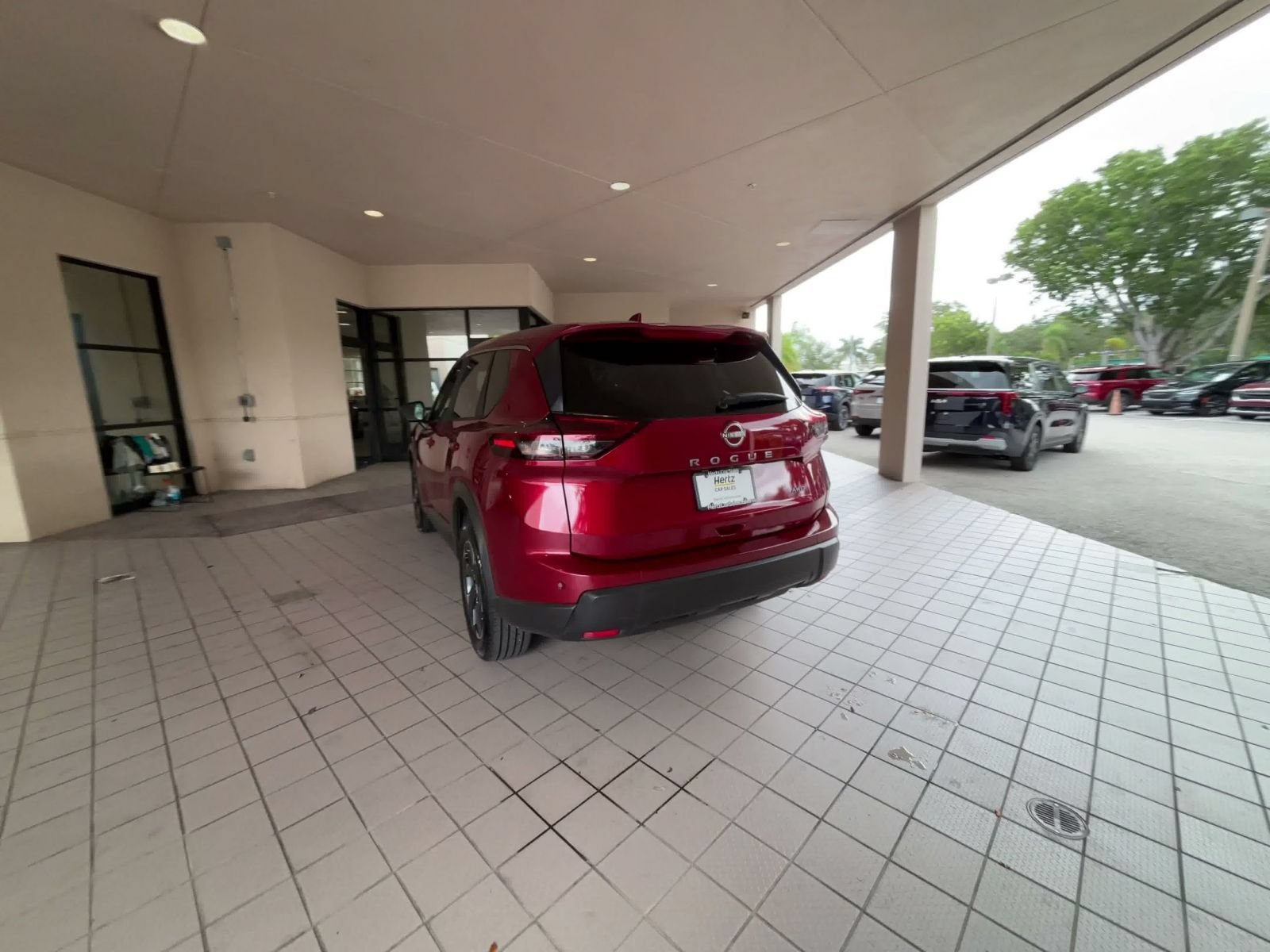 Used 2025 Nissan Rogue SV AWD/4WD image 10