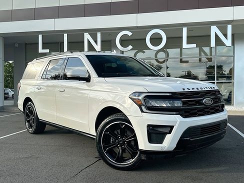 Used 2022 Ford Expedition Max Limited RWD image 1