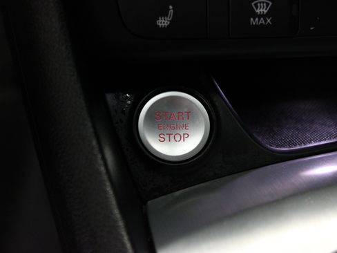 Used 2018 Audi Q3 2.0T Premium FWD image 18