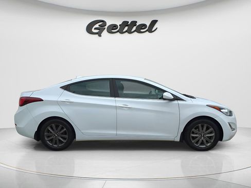 Used 2015 Hyundai Elantra SE w/ Option Group 03 FWD image 4