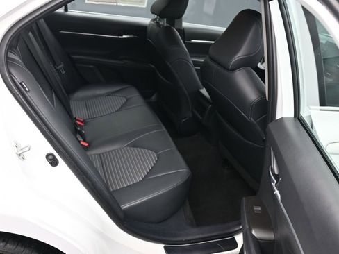 Used 2023 Toyota Camry SE FWD image 11
