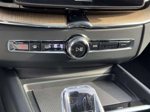 Certified 2026 Volvo XC60 B5 Plus w/ Protection Package Premier image 28