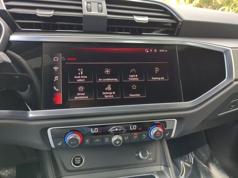 Certified 2025 Audi Q3 2.0T Premium w/ Convenience Package image 25