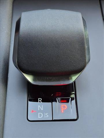 Certified 2025 Land Rover Discovery S AWD/4WD image 12