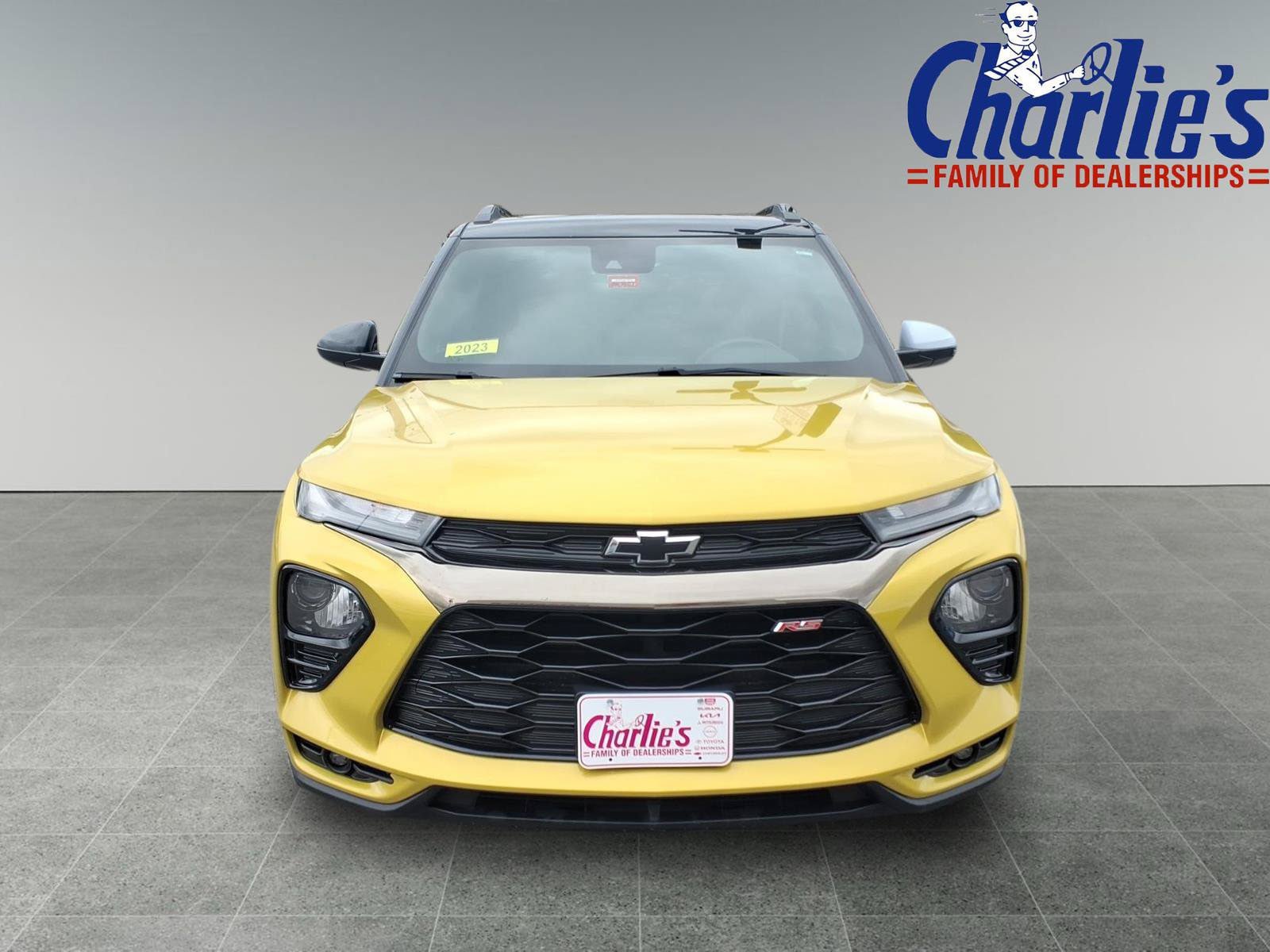 Used 2023 Chevrolet TrailBlazer RS w/ Sun and Liftgate Package AWD/4WD image 2