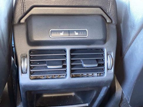 Used 2017 Land Rover Range Rover Evoque SE Premium image 11