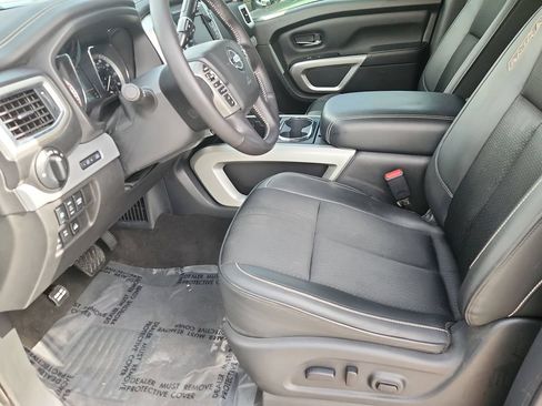 Used 2019 Nissan Titan PRO-4X AWD/4WD image 7