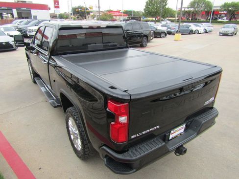 Used 2021 Chevrolet Silverado 2500 High Country w/ Z71 Off-Road Package AWD/4WD image 7