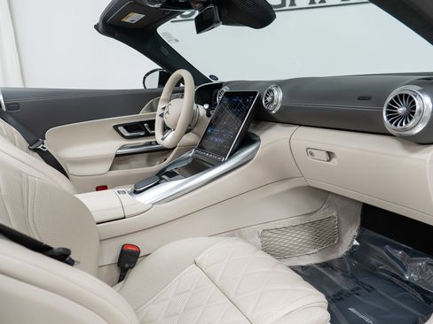 Certified 2022 Mercedes-Benz SL 63 AMG 4MATIC image 24