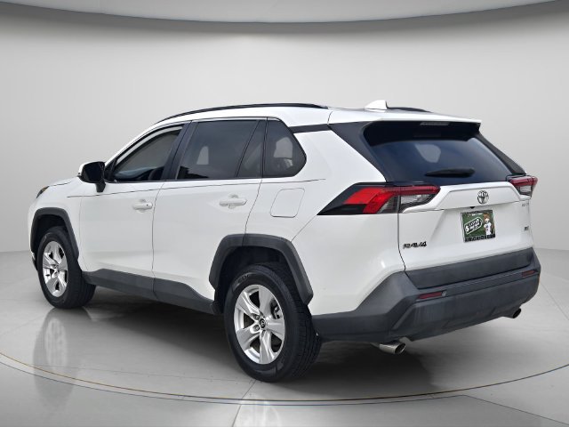 Used 2021 Toyota RAV4 XLE w/ Convenience Package FWD image 4
