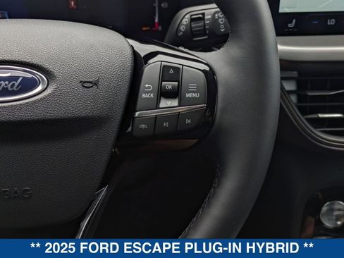 New 2025 Ford Escape SE image 27