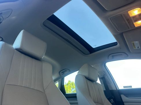 Used 2018 Honda Accord EX-L image 16