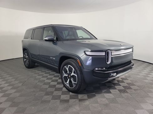 Used 2024 Rivian R1S Adventure Dual AWD/4WD image 7