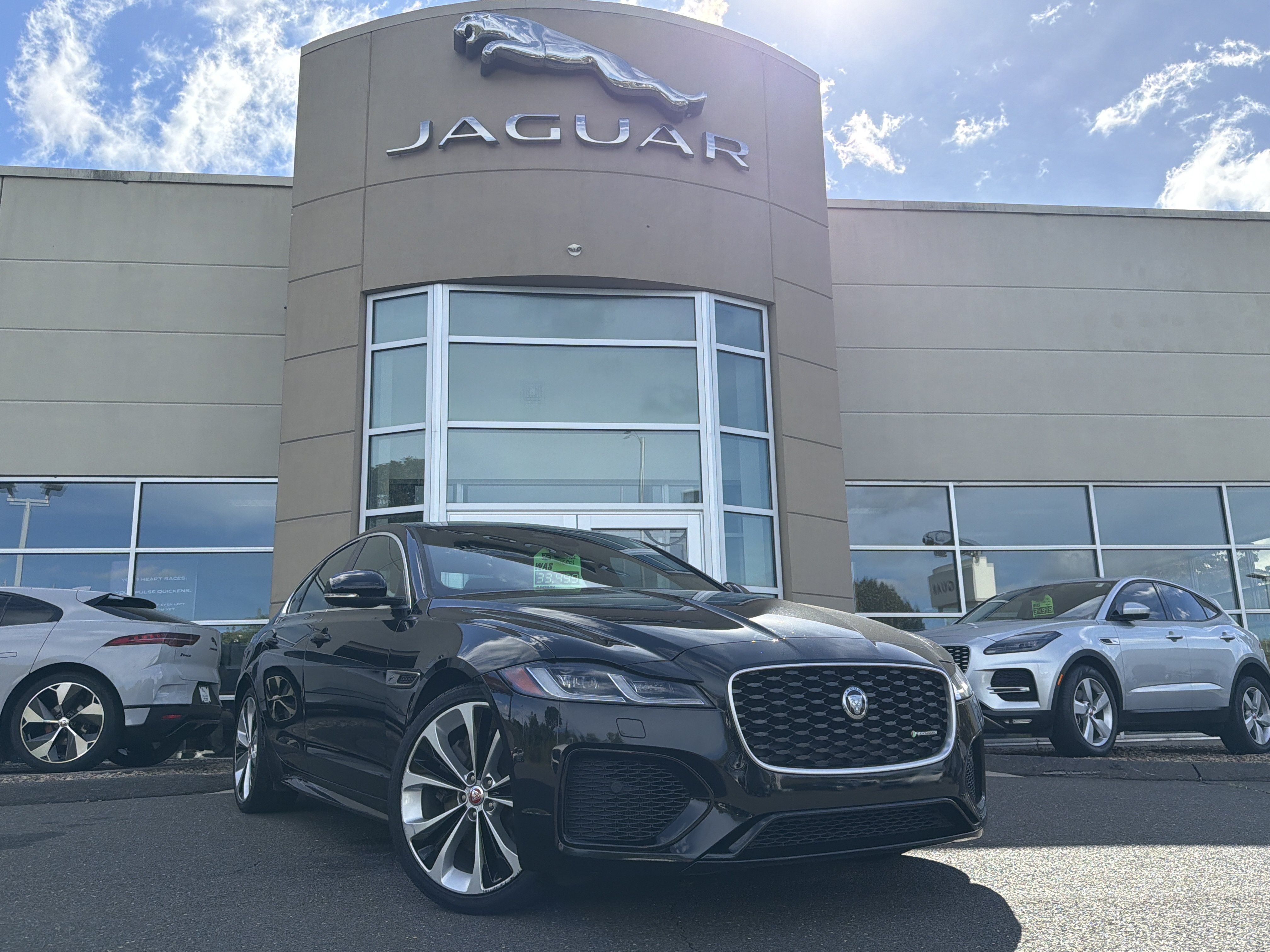 Used 2022 Jaguar XF R-Dynamic SE AWD/4WD image 1