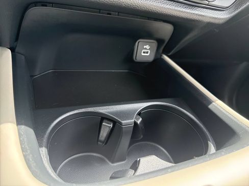 Certified 2025 Honda HR-V LX image 30