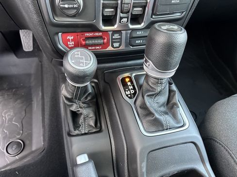 New 2026 Jeep Wrangler Unlimited Rubicon image 17