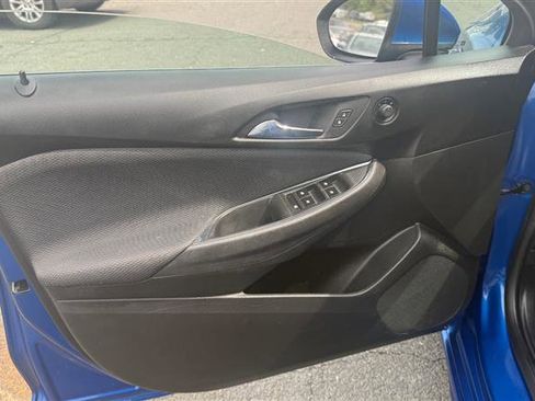 Used 2017 Chevrolet Cruze LT w/ Convenience Package image 6