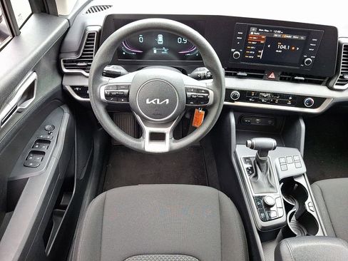 Used 2025 Kia Sportage LX AWD/4WD image 9