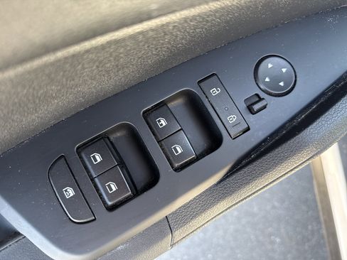 Used 2023 Kia Sportage LX image 16