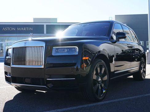 Used 2022 Rolls-Royce Cullinan w/ Cullinan Package image 1