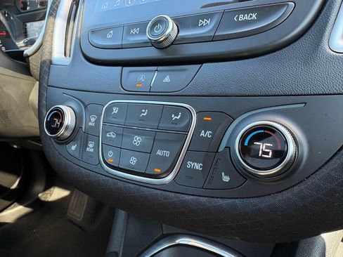 Used 2023 Chevrolet Malibu LT image 34