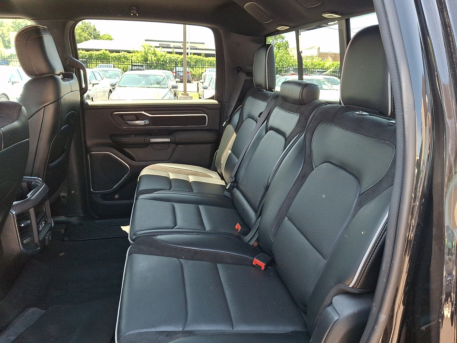Used 2025 RAM 1500 Laramie AWD/4WD image 10