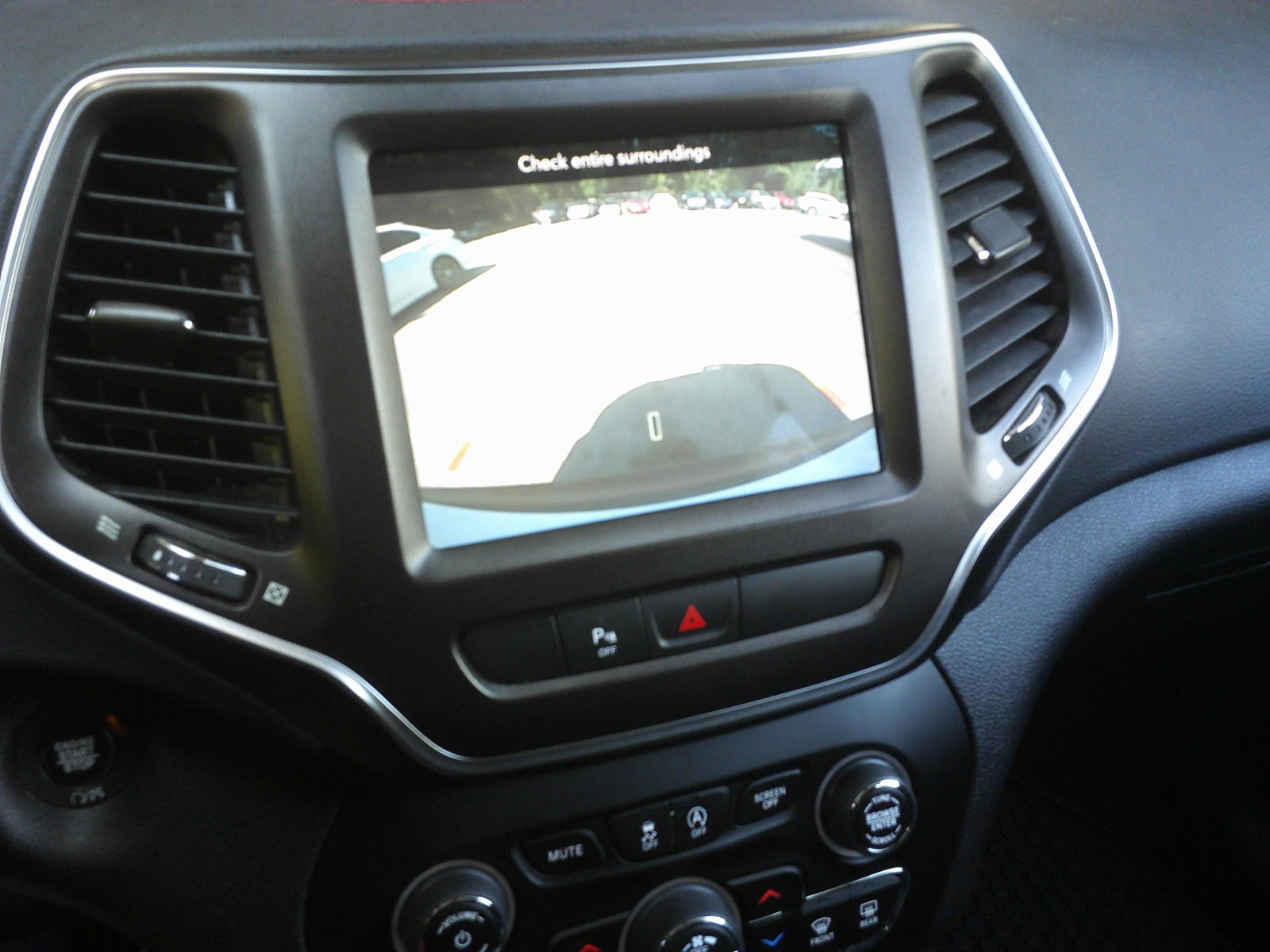 Used 2020 Jeep Cherokee Trailhawk AWD/4WD image 22