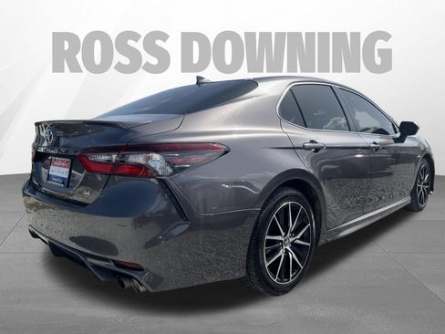 Used 2021 Toyota Camry SE FWD image 4