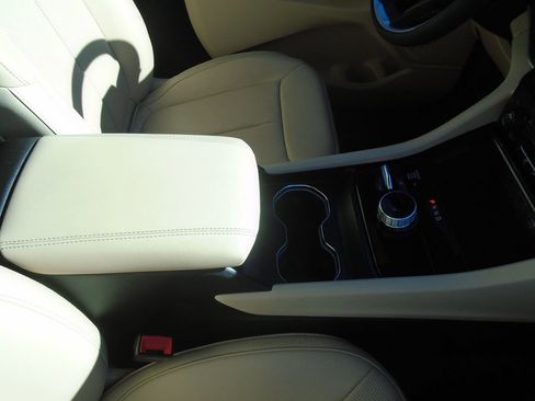 Certified 2024 Jeep Grand Cherokee Limited w/ Luxury Tech Group II image 15