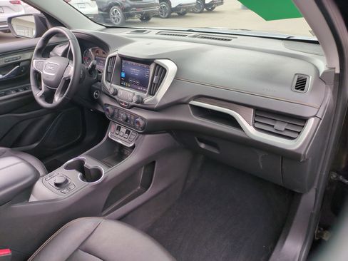Certified 2021 GMC Terrain SLT image 28