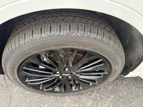 Used 2023 Lincoln Corsair Reserve image 33