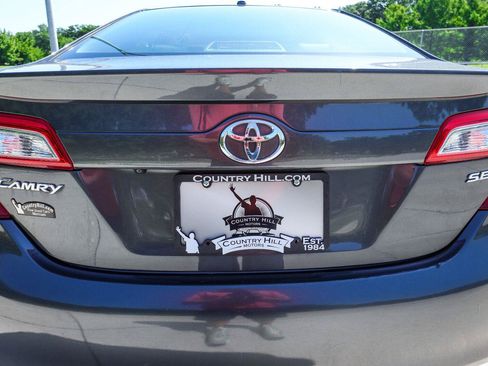 Used 2012 Toyota Camry SE w/ Leather Pkg FWD image 37