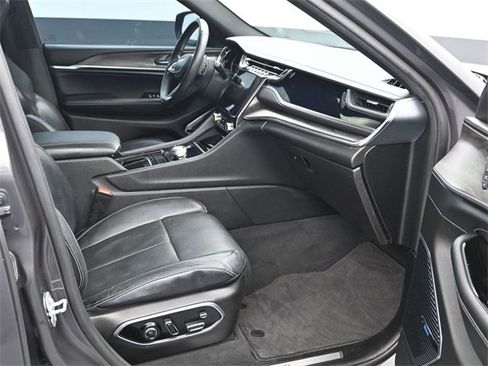 Used 2022 Jeep Grand Cherokee L Overland w/ Advanced Protech Group III image 10