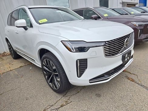 New 2026 Volvo XC90 B6 Ultra image 2